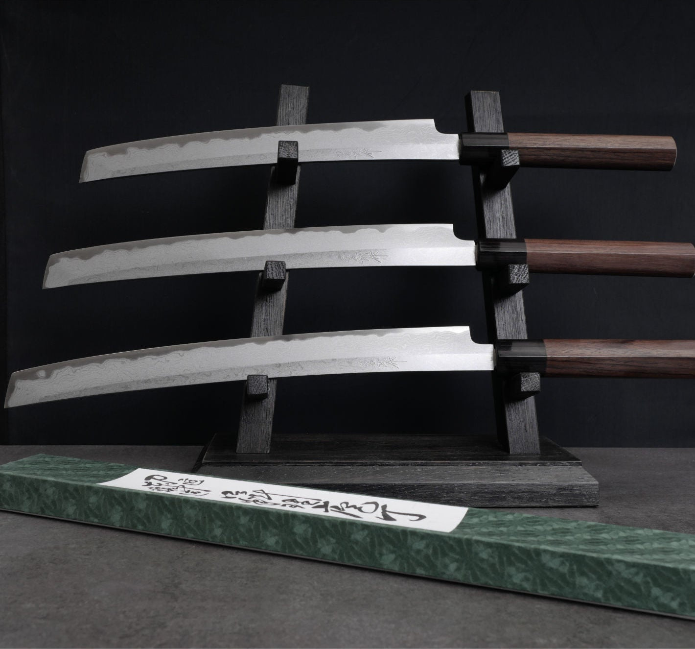 鬼武蔵・村尾・KOMA GA TAKE セット Okada Takobiki 260mm – Shirogami #2, Damascus – Cleancut