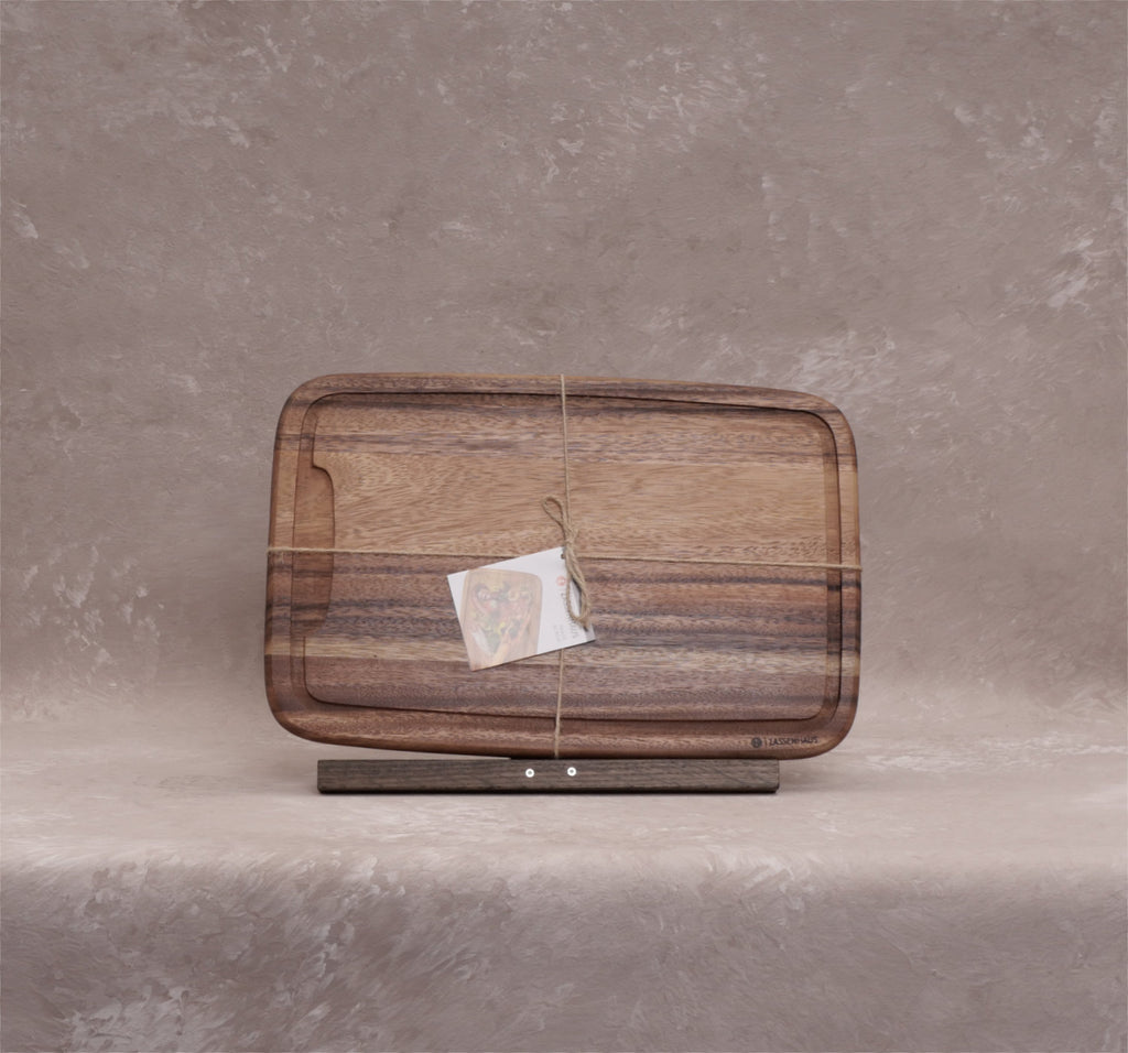 Acacia cutting board