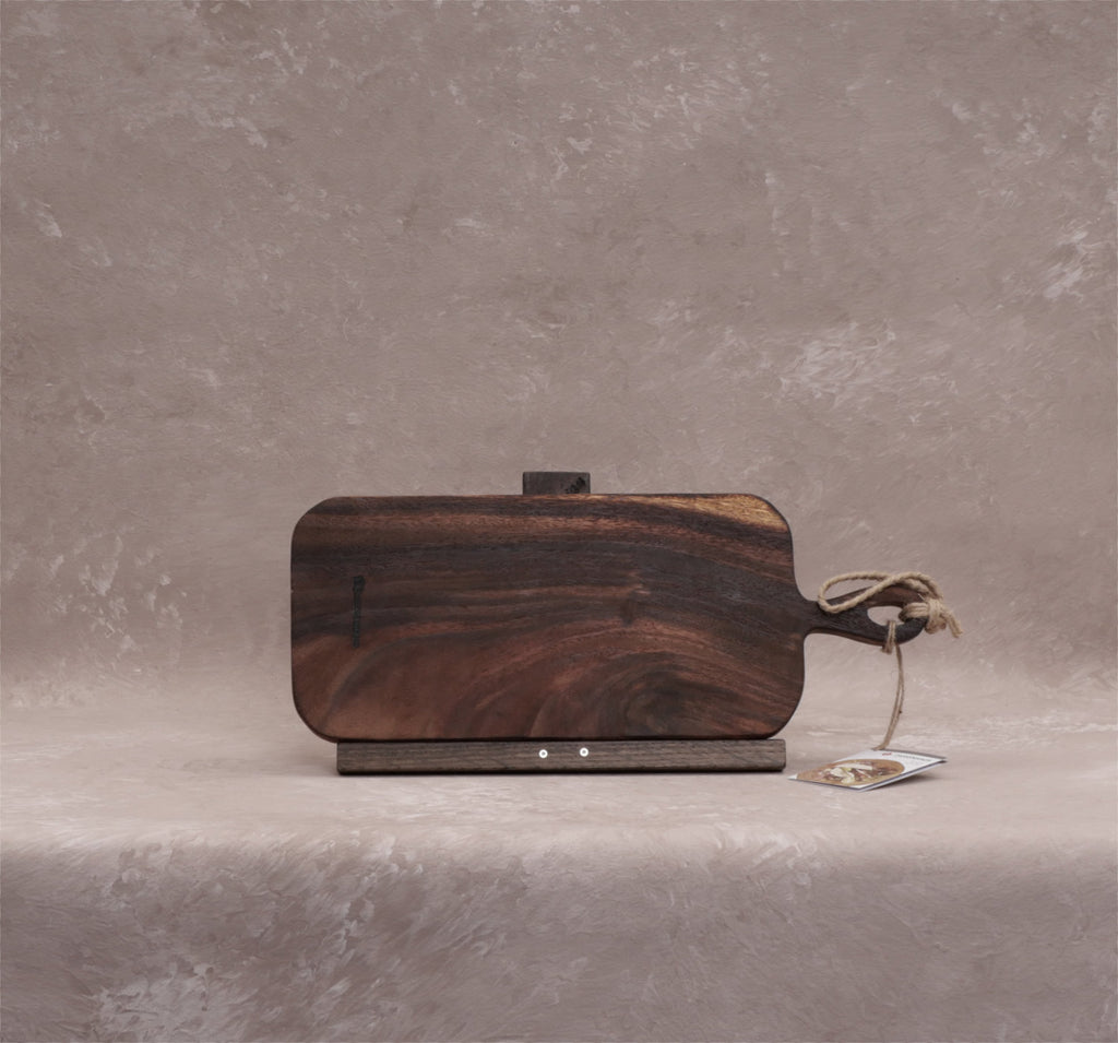 Acacia cutting board